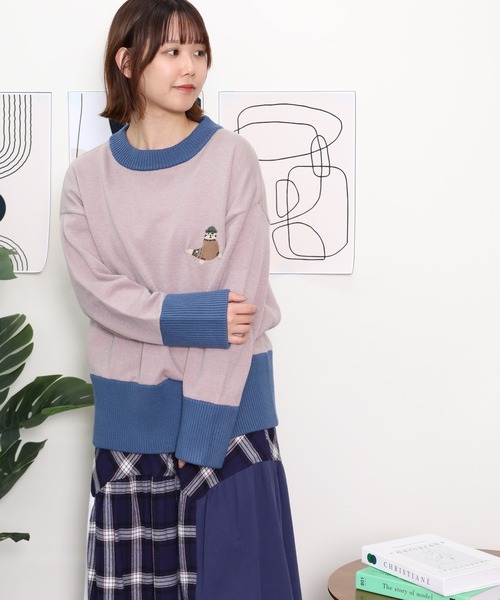 Emago(イマゴ)の「EMAGO あざらし刺繍プルオーバー(ニット/セーター・レディース・グリーン/レッド/杢グレー・FREE)」の5枚目の写真