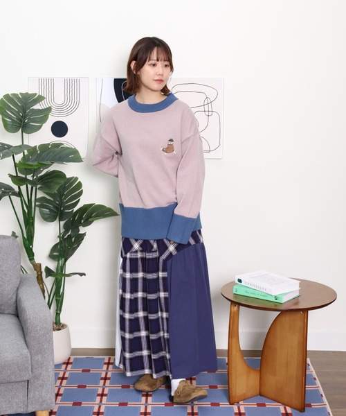 Emago(イマゴ)の「EMAGO あざらし刺繍プルオーバー(ニット/セーター・レディース・グリーン/レッド/杢グレー・FREE)」の9枚目の写真