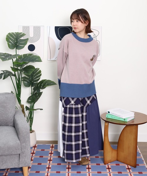 Emago(イマゴ)の「EMAGO あざらし刺繍プルオーバー(ニット/セーター・レディース・グリーン/レッド/杢グレー・FREE)」の10枚目の写真