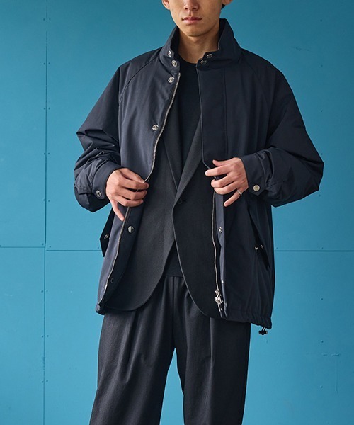 Mackintosh（マッキントッシュ）の「MACKINTOSH / マッキントッシュ：別注 RAINTEC SKYE STAND CO THINDOWN G EX：ONLYARK-1-2516[MUS]（その他アウター・メンズ・ブラック・40/38）」の2枚目の写真