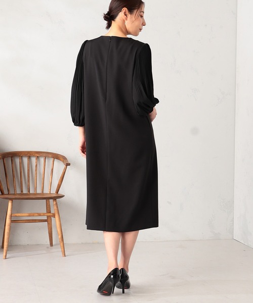 GALLORIA（ギャローリア）の「【洗濯機で洗える】袖プリーツワンピース（ワンピース・レディース・ネイビー/ブラック・L/LL/M/S）」の4枚目の写真