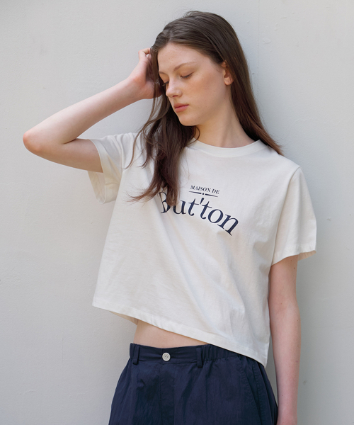 BUT'TON（ボッタン）の「Logo Crop T-Shirts (Ivory)（Tシャツ/カットソー・レディース・その他・FREE）」の2枚目の写真