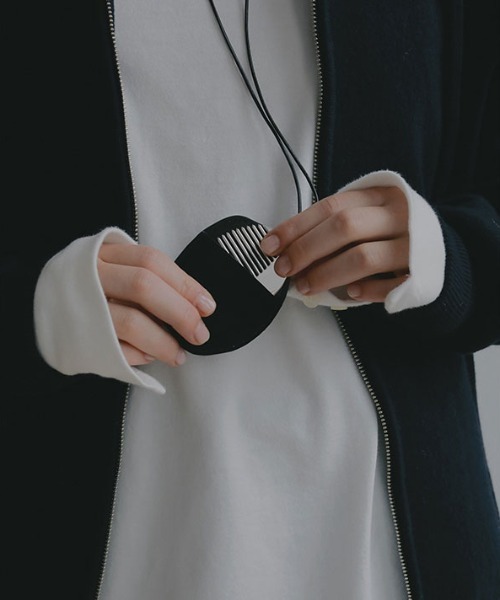 ネックコードコームネックチャーム