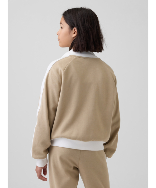 GAP（ギャップ）の「リラックスフィットGAPアスレチックロゴジップアップトラックジャケット（キッズ）（スウェット・キッズ・ネイビー/ベージュ・110cm/160cm/140cm/130cm/150cm/120cm）」の9枚目の写真