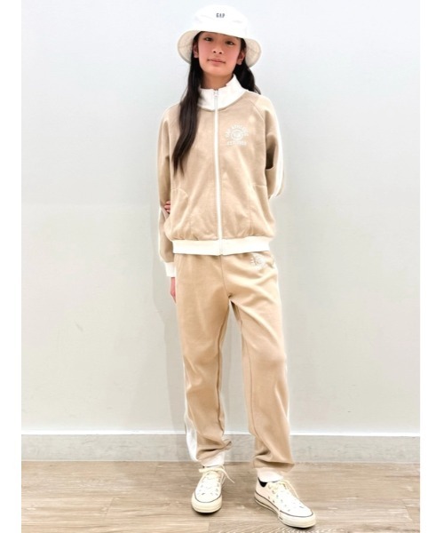 GAP（ギャップ）の「リラックスフィットGAPアスレチックロゴジップアップトラックジャケット（キッズ）（スウェット・キッズ・ネイビー/ベージュ・110cm/160cm/140cm/130cm/150cm/120cm）」の6枚目の写真