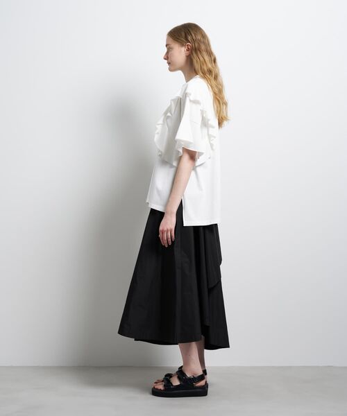 LANVIN en Bleu(ランバンオンブルー)の「アシンメフリルカットソー(Tシャツ/カットソー・レディース・ブラック/カーキ/オフホワイト・38)」の13枚目の写真