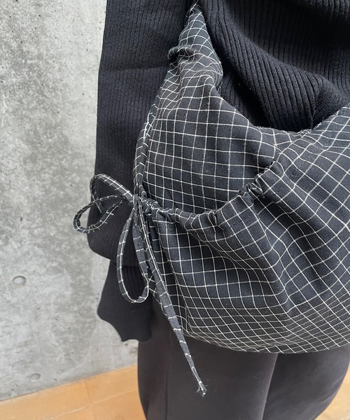 グラフチェック柄ワンショルダーボディバッグ（ボディバッグ/ウエスト