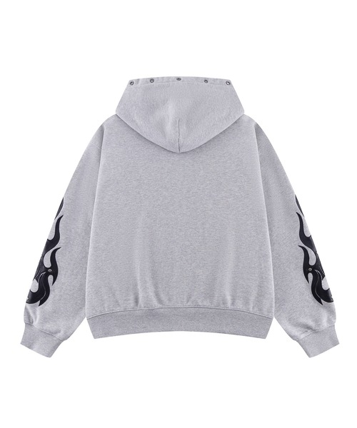 SUPPLIER(サプライヤー)の「ジップフーディ|Fire Tribal Leather Patch Zip Hoodie|SUPPLIER(パーカー・メンズ・グレー/ブラック・LARGE/X-LARGE/SMALL/MEDIUM/XX-LARGE)」の3枚目の写真