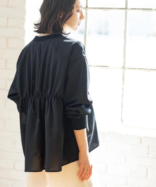 OPAQUE.CLIP（オペークドットクリップ）の「ブラウス風Vネックカーディガン【洗濯機OK】（カーディガン/ボレロ・レディース・ブラック/グレー/オフホワイト・40/38）」の6枚目の写真