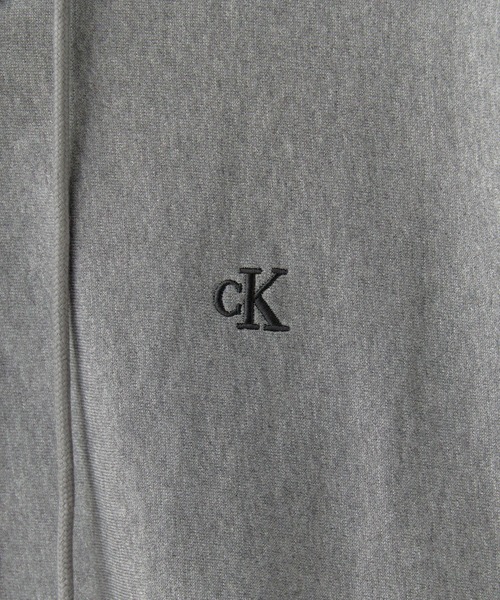 Calvin Klein（カルバン・クライン）の「Calvin Klein/カルバンクライン パーカー - ロングスリーブテリーモノグラムパーカー JUNG KOOK / ジョングク着用商品 フルジップパーカー シンプル 2026年春夏（パーカー・メンズ・ブラック/グレー・M/L/XL）」の9枚目の写真