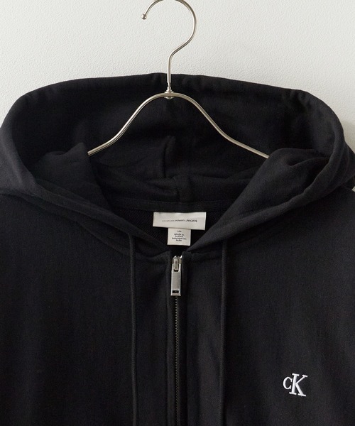 Calvin Klein（カルバン・クライン）の「Calvin Klein/カルバンクライン パーカー - ロングスリーブテリーモノグラムパーカー JUNG KOOK / ジョングク着用商品 フルジップパーカー シンプル 2026年春夏（パーカー・メンズ・ブラック/グレー・M/L/XL）」の11枚目の写真