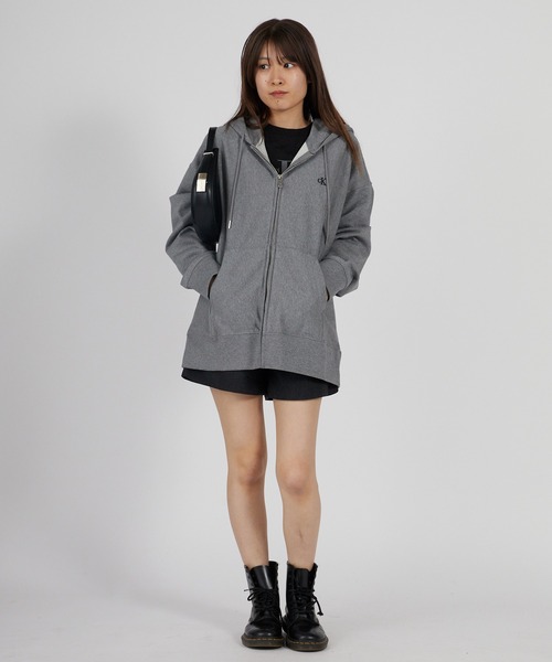 Calvin Klein（カルバン・クライン）の「Calvin Klein/カルバンクライン パーカー - ロングスリーブテリーモノグラムパーカー JUNG KOOK / ジョングク着用商品 フルジップパーカー シンプル 2026年春夏（パーカー・メンズ・ブラック/グレー・M/L/XL）」の19枚目の写真