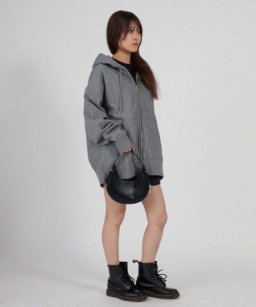 Calvin Klein（カルバン・クライン）の「Calvin Klein/カルバンクライン パーカー - ロングスリーブテリーモノグラムパーカー JUNG KOOK / ジョングク着用商品 フルジップパーカー シンプル 2026年春夏（パーカー・メンズ・ブラック/グレー・M/L/XL）」の16枚目の写真