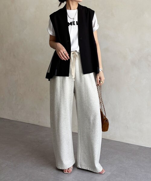 DouDou（ドゥドゥ）の「【WEB限定】バックチュール重ねベスト（ベスト・レディース・ベージュ/ブラック・FREE）」の4枚目の写真