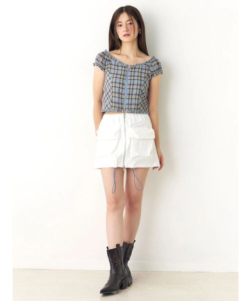 CALNAMUR(カルナムール)の「オフショルチェックミニトップス(シャツ/ブラウス・レディース・オフホワイト/ブルー/ピンク・FREE)」の17枚目の写真