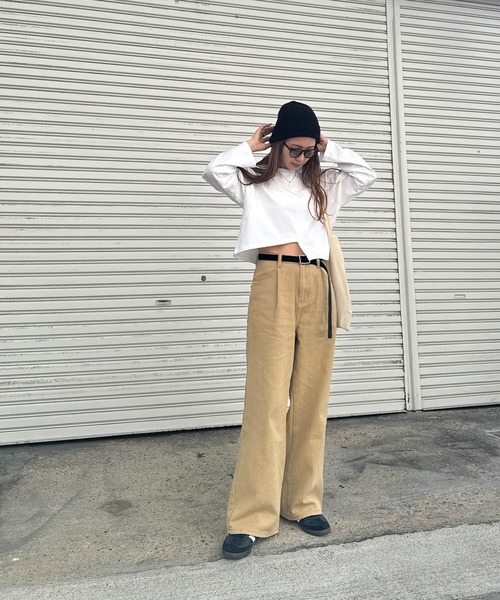 ISOOK(アイスー)の「裾デザインカットクロップドロンT(chiica select) / 長袖 シンプルTシャツ 無地 ロンT ショート丈 アシンメトリー 白T 黒T 秋服 秋トップス(Tシャツ/カットソー・レディース・ブラック/ホワイト・FREE)」の4枚目の写真