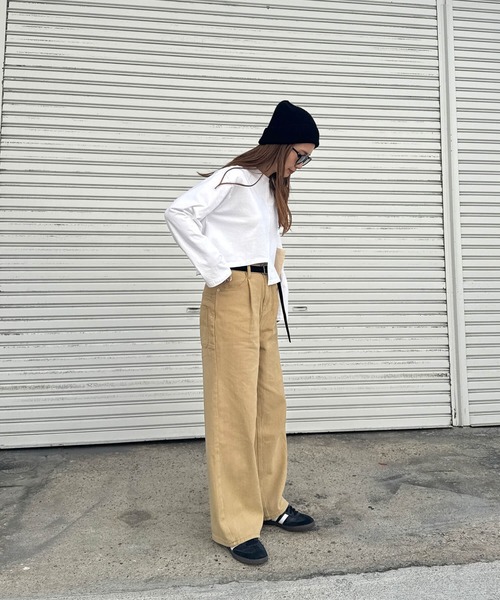 ISOOK(アイスー)の「裾デザインカットクロップドロンT(chiica select) / 長袖 シンプルTシャツ 無地 ロンT ショート丈 アシンメトリー 白T 黒T 秋服 秋トップス(Tシャツ/カットソー・レディース・ブラック/ホワイト・FREE)」の5枚目の写真