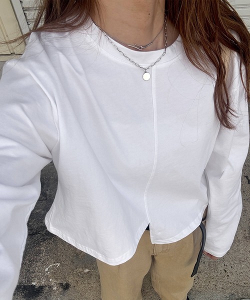 ISOOK(アイスー)の「裾デザインカットクロップドロンT(chiica select) / 長袖 シンプルTシャツ 無地 ロンT ショート丈 アシンメトリー 白T 黒T 秋服 秋トップス(Tシャツ/カットソー・レディース・ブラック/ホワイト・FREE)」の7枚目の写真