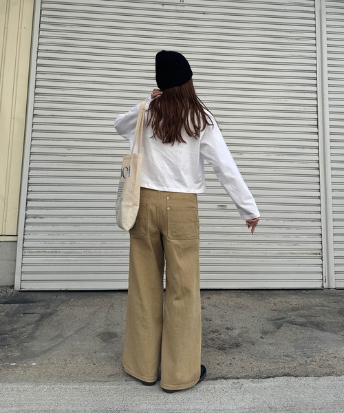 ISOOK(アイスー)の「裾デザインカットクロップドロンT(chiica select) / 長袖 シンプルTシャツ 無地 ロンT ショート丈 アシンメトリー 白T 黒T 秋服 秋トップス(Tシャツ/カットソー・レディース・ブラック/ホワイト・FREE)」の9枚目の写真