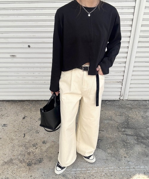 ISOOK(アイスー)の「裾デザインカットクロップドロンT(chiica select) / 長袖 シンプルTシャツ 無地 ロンT ショート丈 アシンメトリー 白T 黒T 秋服 秋トップス(Tシャツ/カットソー・レディース・ブラック/ホワイト・FREE)」の16枚目の写真