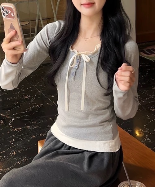 Alvia(アルビア)の「リボンレイヤード風 トップス(ニット/セーター・レディース・グレー/ブラック・M)」の8枚目の写真