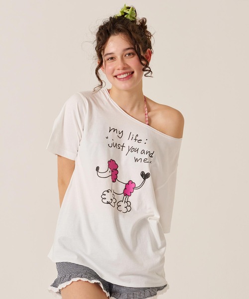 TINA：JOJUN（ティーナジョジュン）の「オリジナル プリント オフショル Tシャツ TINA：JOJUN（Tシャツ/カットソー・レディース・ピンク/ホワイト・M）」の4枚目の写真