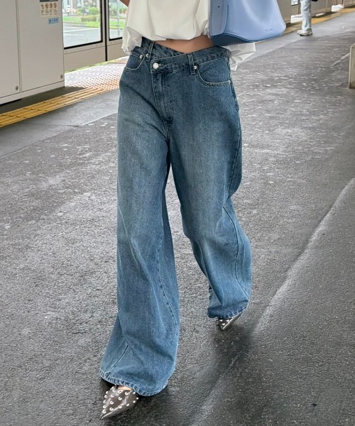 AIC.(エーアイシー)の「スーパーワイドルーズデニムパンツ(デニムパンツ・レディース・ブラック/ブルー・SMALL/MEDIUM)」の5枚目の写真