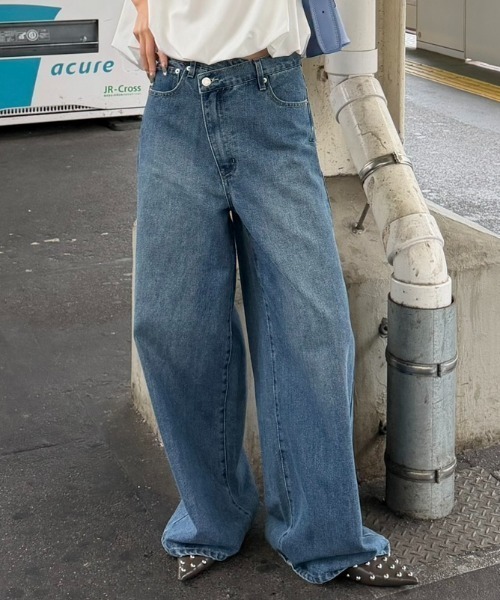 AIC.(エーアイシー)の「スーパーワイドルーズデニムパンツ(デニムパンツ・レディース・ブラック/ブルー・SMALL/MEDIUM)」の4枚目の写真
