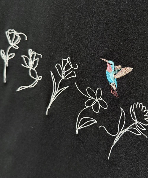 Candlestick(キャンドルスティック)の「ハミングバード モノフラワー 刺繍 ワイドシルエット 裾ドロスト ストレッチ 半袖Tシャツ(Tシャツ/カットソー・レディース・ホワイト/スミクロ/ブラック・M/L)」の18枚目の写真
