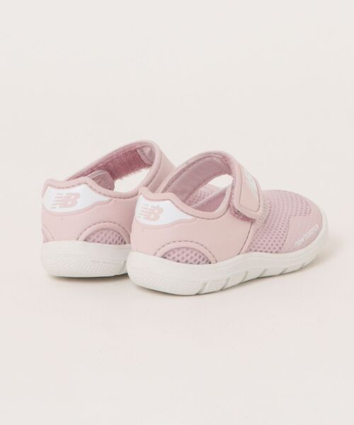 NEW BALANCE(ニューバランス)の「ニューバランス サンダル I208(ベビーシューズ/ベビーソックス・キッズ・ピンク・12.5cm/13.0cm/12.0cm/13.5cm/14.0cm/14.5cm/15.0cm/15.5cm/16.0cm/16.5cm)」の2枚目の写真
