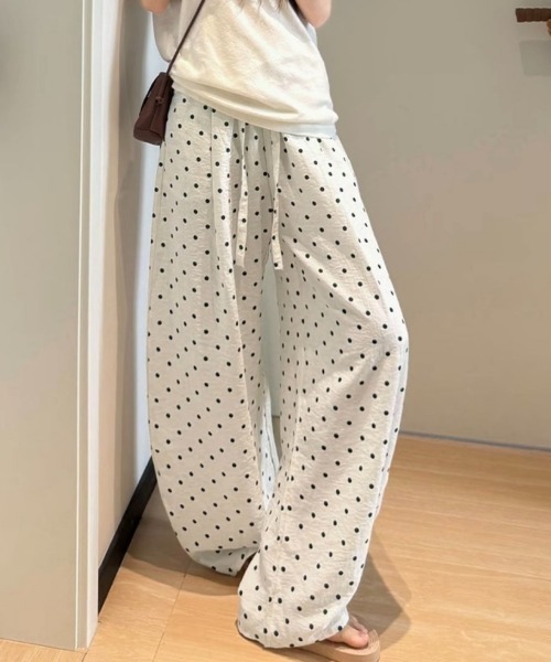 tood.(トード)の「【tood.】ドット柄 ワイドイージーパンツ(その他パンツ・レディース・ホワイト・L/M)」の6枚目の写真
