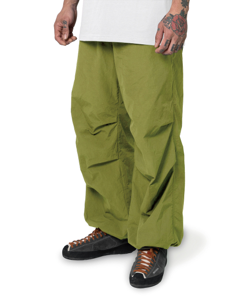 WHILE(ワイル)の「ロングバルーンクライミングパンツ (オリーブグリーン)(スウェットパンツ・メンズ・その他・SMALL/MEDIUM/LARGE)」の8枚目の写真