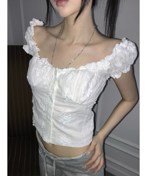 Solid flower embroided blouse — блузка с объёмной цветочной вышивкой