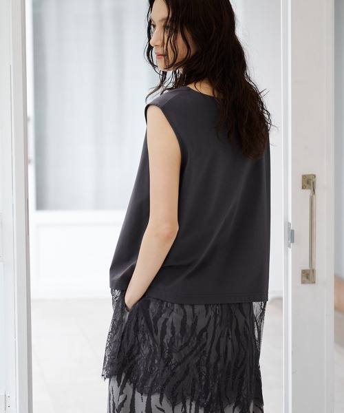 Elura(エルーラ)の「ノースリーブ裾レースプルオーバー/864799(Tシャツ/カットソー・レディース・チャコールグレー/ホワイト/ブラック・FREE)」の1枚目の写真