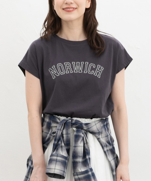 Honeys(ハニーズ)の「【接触冷感・ひんやりコットン】ひんやり綿フレンチロゴT(Tシャツ/カットソー・レディース・レッド系1/ダークブラウン系1/カーキ/スミクロ/ブラック・S/LL/M/L)」の1枚目の写真