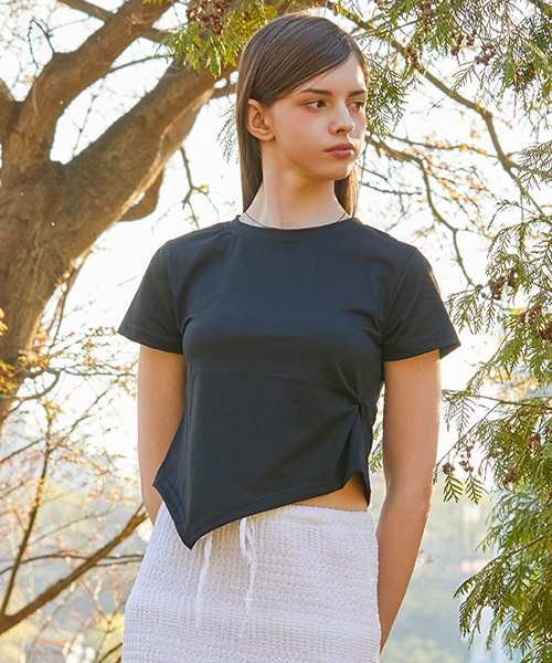 KOLEAT（コレット）の「クーリング冷蔵庫エア無地アシンメトリーシャーリング半袖Tシャツ[ブラック] KCL（Tシャツ/カットソー・レディース・その他・FREE）」の3枚目の写真