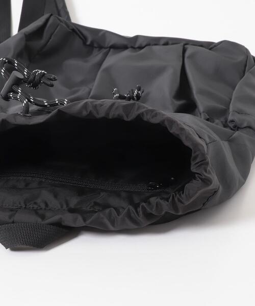 URBAN RESEARCH Sonny Label(アーバンリサーチサニーレーベル)の「撥水ワンショルダーボディバッグ(バックパック/リュック・レディース・ブラック/ブラウン・ONE)」の4枚目の写真