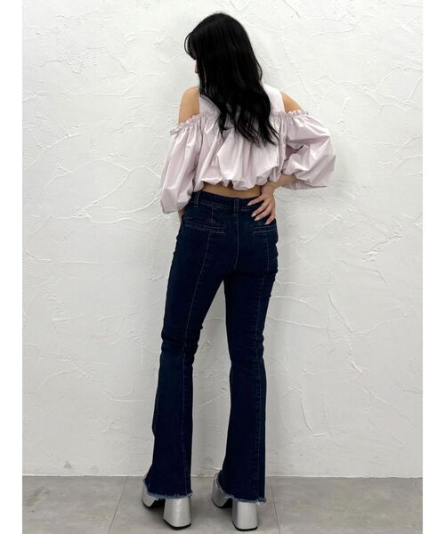 CALNAMUR(カルナムール)の「スタイルアップフレアデニムパンツ(その他パンツ・レディース・インディゴブルー/ライトブルー・SMALL/MEDIUM)」の20枚目の写真