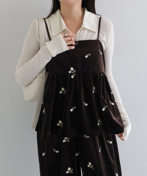 andme(アンドミー)の「小花刺繍ベロアキャミソール(キャミソール・レディース・ブラウン/ブラック・FREE)」の11枚目の写真