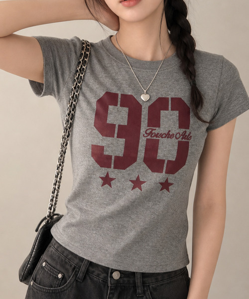 VIVID LADY(ビビッドレディー)の「ナンバリングカレッジプリント 半袖Tシャツ(Tシャツ/カットソー・レディース・ホワイト/グレー/ブラウン/ブラック・FREE)」の3枚目の写真