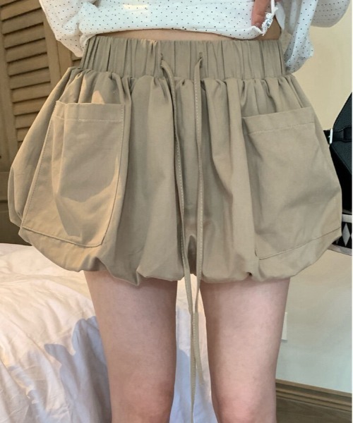 &soiree(アンドソワレ)の「ビックポケット付きワイドショートパンツ(その他パンツ・レディース・オフホワイト/ベージュ/ネイビー・FREE)」の6枚目の写真