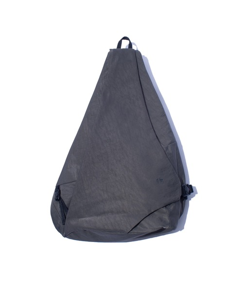F/CE. (エフシーイー)の「F/CE. TEXTURED TWILL LAYERED SLINGER BAG / エフシーイー テクスチャード ツイル レイヤード スリンガーバッグ(ボディバッグ/ウエストポーチ・メンズ・ベージュ/ブラック/チャコール・FREE)」の3枚目の写真