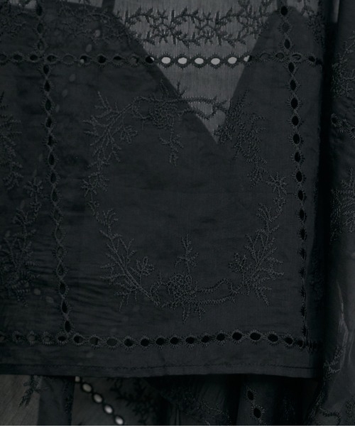 LARUTA（ラルータ）の「【LARUTA】スクエア刺繍レースキャミ（キャミソール・レディース・オフホワイト/ブラック・MEDIUM）」の15枚目の写真