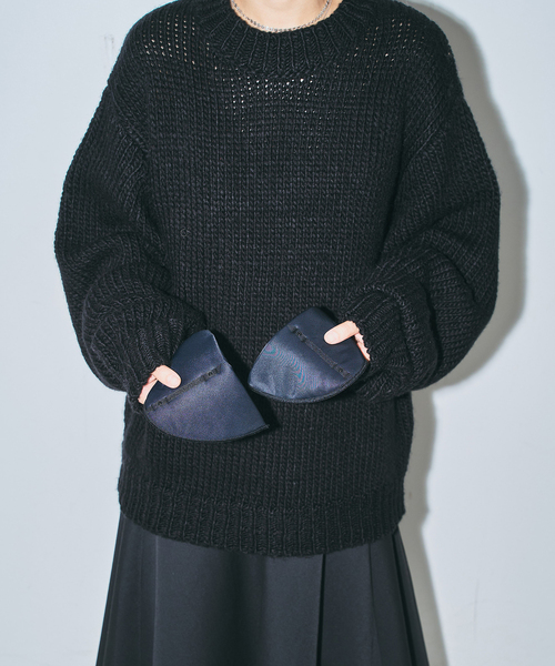CITYSHOP(シティーショップ)の「LOOSE KNIT PULLOVER:ニット(ニット/セーター・レディース・ブラック/チャコールグレー/ベージュ・FREE)」の4枚目の写真
