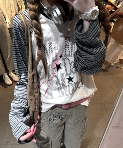 SHEENA(シーナ)の「【秋冬新作】ボーダー×スターロゴラグランロンT(Tシャツ/カットソー・レディース・ホワイト・M/L/S)」の4枚目の写真