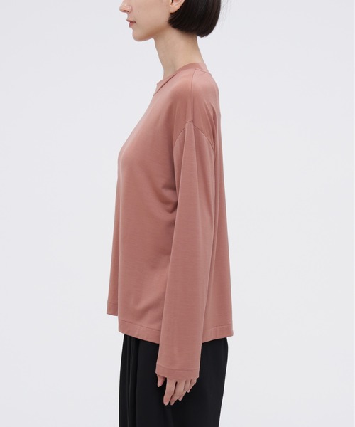 MARGARET HOWELL（マーガレットハウエル）の「SUPERFINE WOOL JERSEY（Tシャツ/カットソー・レディース・ブラック/ローズ・2）」の10枚目の写真