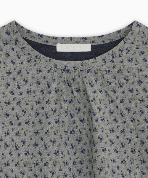 OHESHIO(オヘシオ)の「フローラルウーブンパネルロングスリーブ、ネイビー(Tシャツ/カットソー・レディース・その他・FREE)」の4枚目の写真