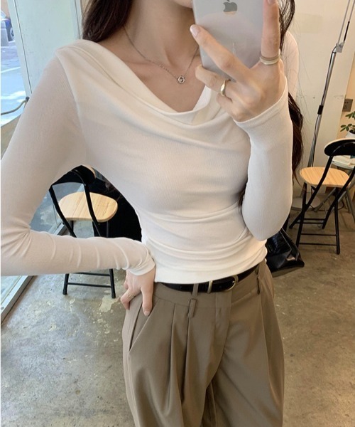 lulufa(ルルファ)の「ドレープネックオフショルダートップス(Tシャツ/カットソー・レディース・ブラック/ホワイト/ミント/ベージュ・FREE)」の14枚目の写真