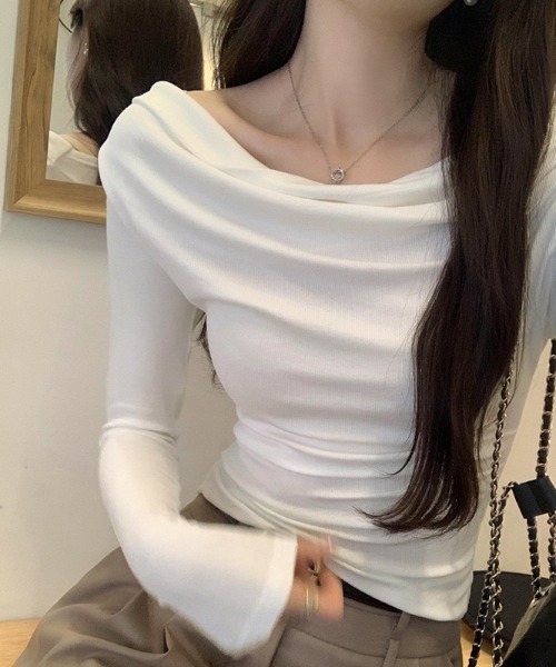 lulufa(ルルファ)の「ドレープネックオフショルダートップス(Tシャツ/カットソー・レディース・ブラック/ホワイト/ミント/ベージュ・FREE)」の13枚目の写真