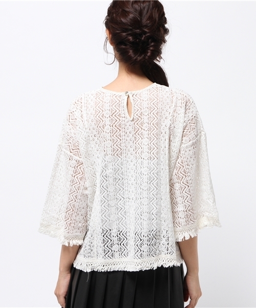 titivate（ティティベイト）の「ﾗｯｾﾙﾚｰｽﾌﾘﾝｼﾞ付きﾌﾞﾗｳｽ（シャツ/ブラウス・レディース・ブラック/アイボリー/キャメル・M）」の14枚目の写真